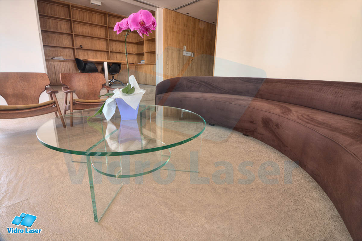 mesa de vidro para sala de estar alexandre dal fabbro