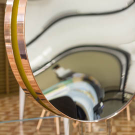 espelho côncavo com moldura de cobre