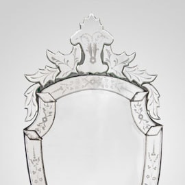 Espelho estilo veneziano feito a mão.
