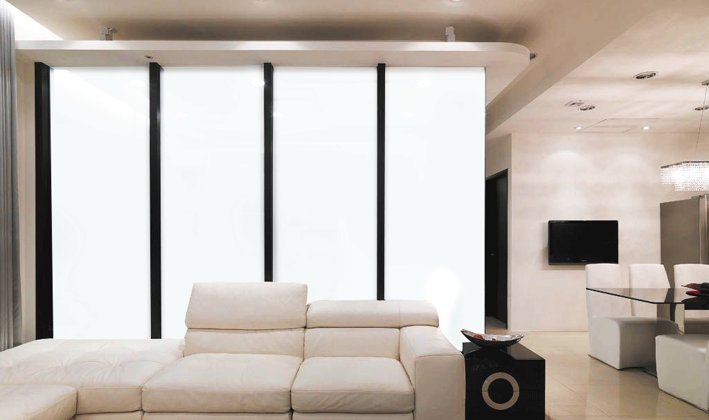 sala de tv com vidro polarizado para privacidade